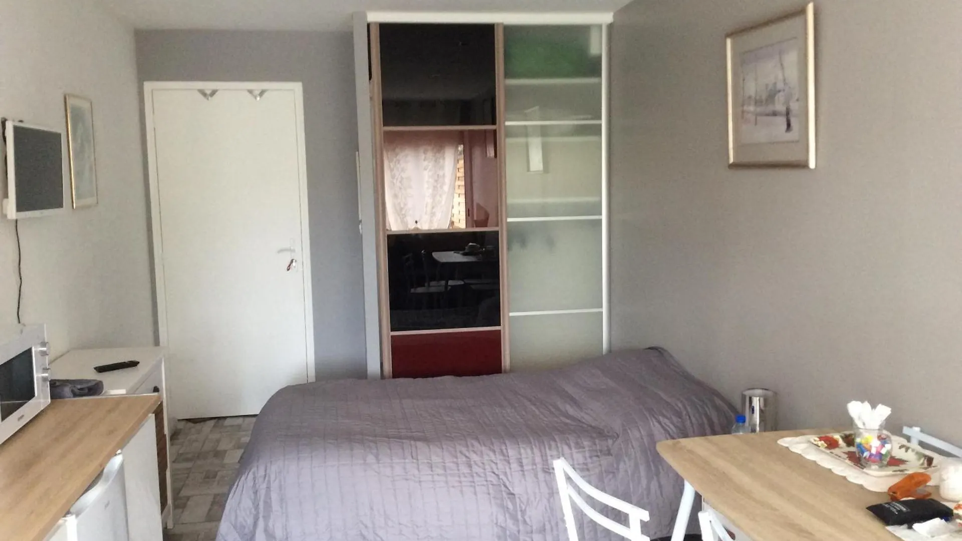Homestay Gites Et Chambres D'Hotes Les Roses The Hauterives